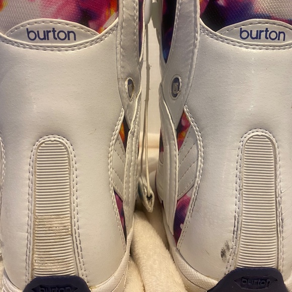 Women's/Girls Burton snowboarding boots - Picture 5 of 7